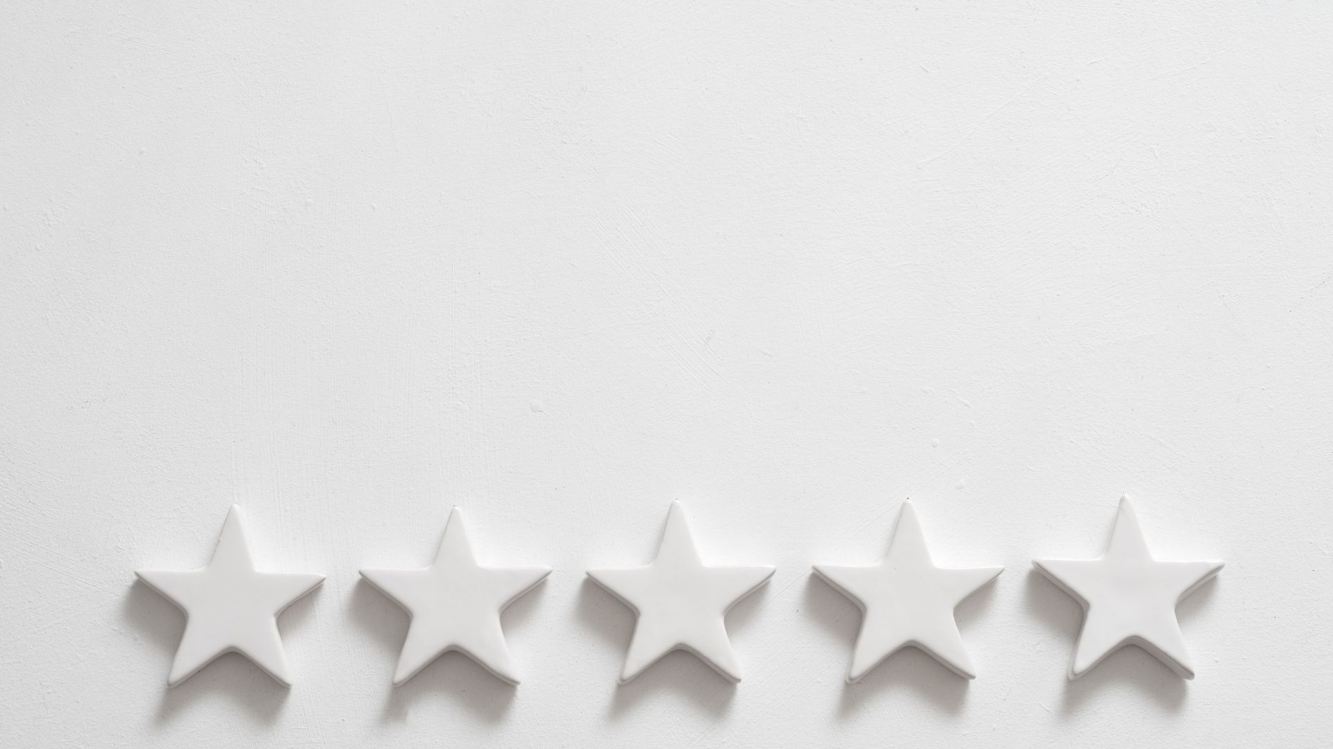 Descubra como conquistar 100 avaliações 5 estrelas em 90 dias com atendimento excepcional e dicas valiosas para brilhar online!