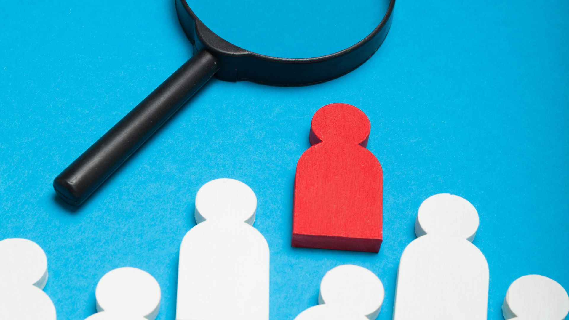 Aprenda a unificar avaliações online e eliminar perfis duplicados para aumentar a confiança dos clientes e melhorar sua reputação digital.